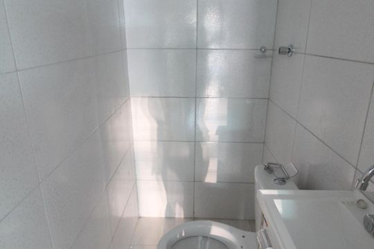 banheiro de casa à venda com 1 quarto, 120m² em Jardim Japão, São Paulo