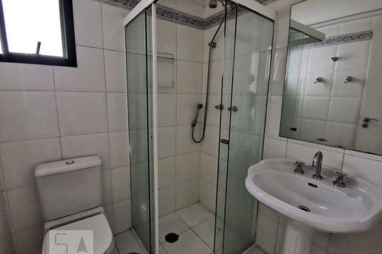 Banheiro de apartamento para alugar com 2 quartos, 135m² em Real Parque, São Paulo