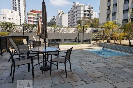 Área comum - Piscina de apartamento para alugar com 2 quartos, 135m² em Real Parque, São Paulo