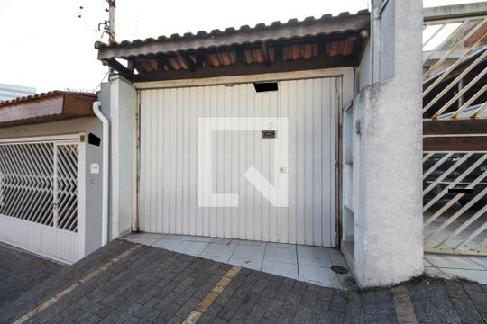 Fachada de casa à venda com 3 quartos, 110m² em Vila Granada, São Paulo
