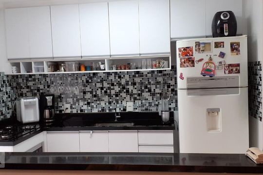 Cozinha de apartamento para alugar com 2 quartos, 58m² em Vila Pierina, São Paulo