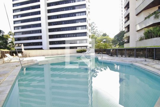Área comum - Piscina de apartamento para alugar com 3 quartos, 244m² em Vila Suzana, São Paulo