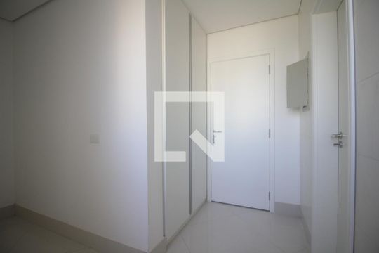 Área de Serviço de apartamento para alugar com 3 quartos, 244m² em Vila Suzana, São Paulo