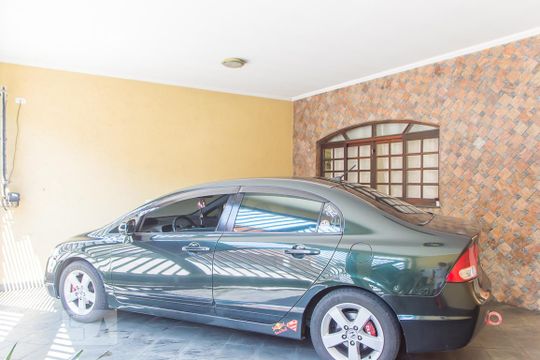Garagem de casa à venda com 3 quartos, 318m² em Conceição, Diadema
