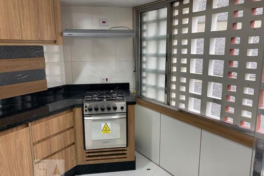 Cozinha de apartamento para alugar com 2 quartos, 60m² em Consolação, São Paulo
