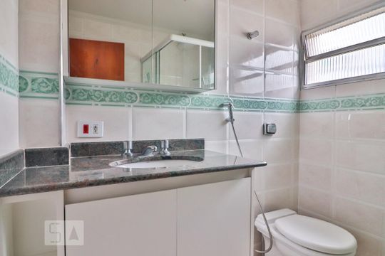 Banheiro de apartamento para alugar com 2 quartos, 60m² em Consolação, São Paulo
