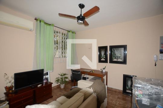 Sala de apartamento à venda com 2 quartos, 49m² em Irajá, Rio de Janeiro