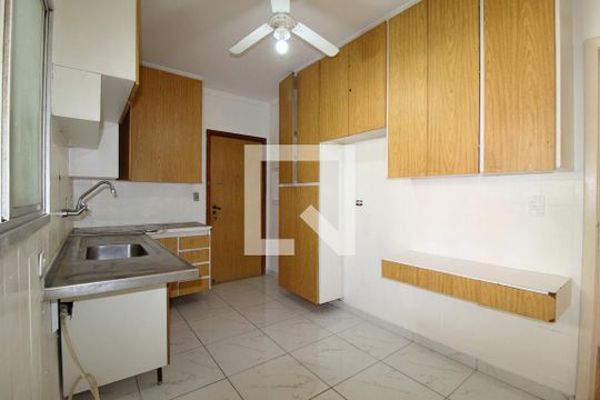 Cozinha de apartamento à venda com 3 quartos, 145m² em Moema, São Paulo