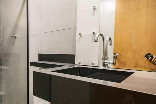 Banheiro  de casa à venda com 2 quartos, 60m² em Jardim Três Marias, São Paulo