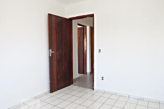 Quarto 2 de casa para alugar com 2 quartos, 100m² em Vila Constança, São Paulo