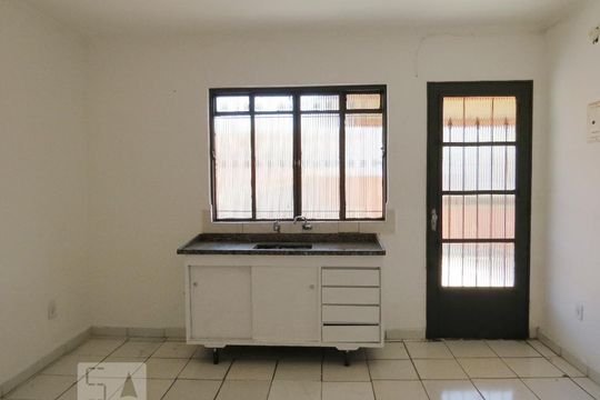 Cozinha de casa para alugar com 2 quartos, 100m² em Vila Constança, São Paulo