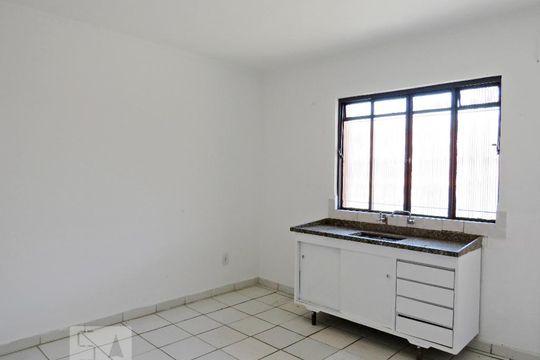 Cozinha de casa para alugar com 2 quartos, 100m² em Vila Constança, São Paulo