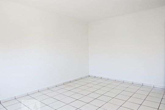 Quarto 1 de casa para alugar com 2 quartos, 100m² em Vila Constança, São Paulo