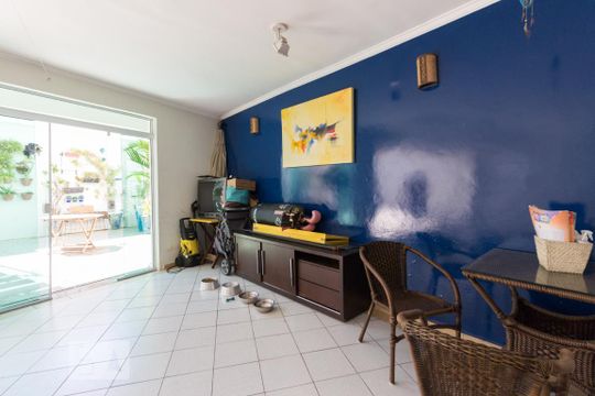 Garagem de casa à venda com 3 quartos, 200m² em Vila Isolina Mazzei, São Paulo