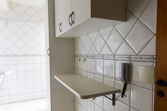 Cozinha de apartamento para alugar com 2 quartos, 55m² em Guará I, Brasília