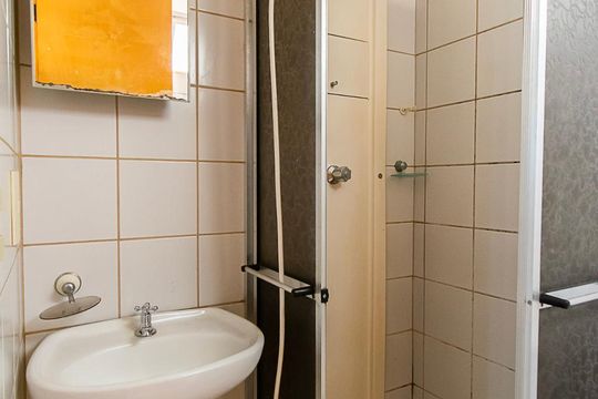 Banheiro 02 de apartamento para alugar com 2 quartos, 55m² em Guará I, Brasília