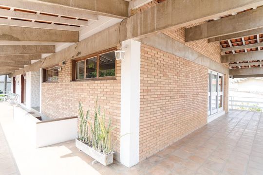 Sacada de casa à venda com 4 quartos, 450m² em Interlagos, São Paulo