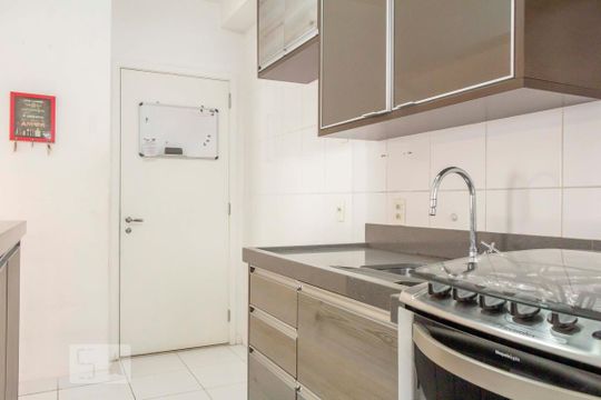 Cozinha de apartamento para alugar com 2 quartos, 59m² em Jardim Pereira Leite, São Paulo