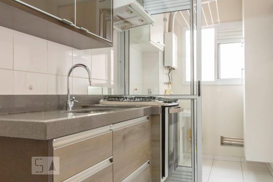 Cozinha de apartamento para alugar com 2 quartos, 59m² em Jardim Pereira Leite, São Paulo
