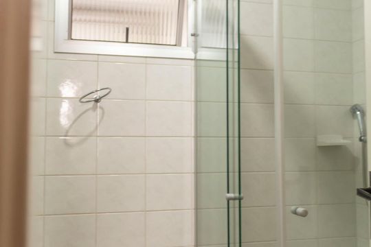 Banheiro de apartamento à venda com 2 quartos, 48m² em Vila Bela Vista (zona Norte), São Paulo