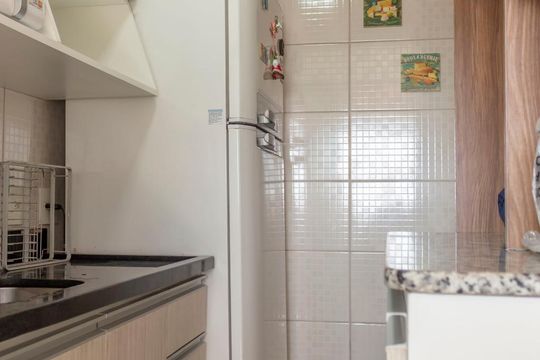 Cozinha de apartamento à venda com 2 quartos, 48m² em Vila Bela Vista (zona Norte), São Paulo