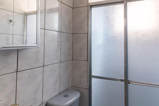 Banheiro de apartamento à venda com 2 quartos, 48m² em São Miguel Paulista, São Paulo