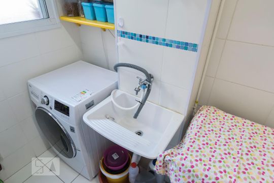 Área de serviço de apartamento para alugar com 2 quartos, 41m² em Cambuci, São Paulo
