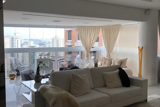 Sala de apartamento à venda com 3 quartos, 244m² em Vila Suzana, São Paulo