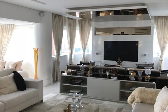 Sala de apartamento à venda com 3 quartos, 244m² em Vila Suzana, São Paulo
