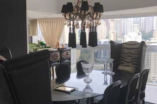 Sala de apartamento à venda com 3 quartos, 244m² em Vila Suzana, São Paulo
