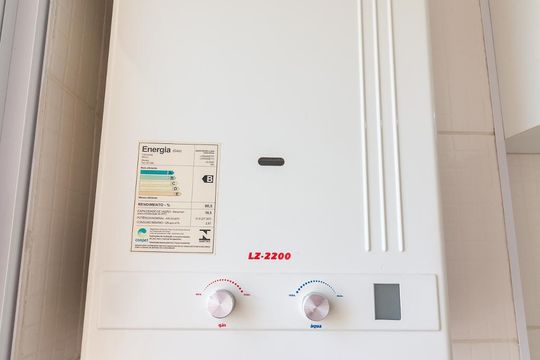 Área de serviço - aquecedor à gás de apartamento para alugar com 2 quartos, 45m² em Ponte Grande, Guarulhos