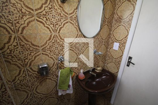 Lavabo  de casa à venda com 3 quartos, 220m² em Jardim Franca, São Paulo