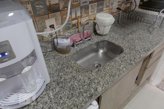 Pia de kitnet/studio para alugar com 1 quarto, 28m² em Bela Vista, São Paulo