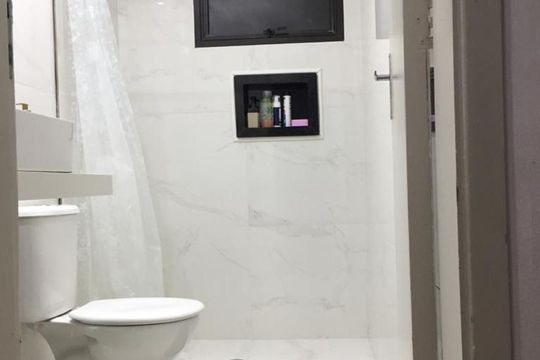 Banheiro de apartamento para alugar com 2 quartos, 69m² em Jardim Henriqueta, Taboão da Serra