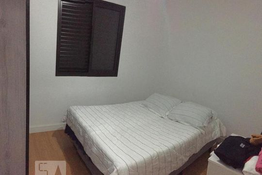 Quarto de apartamento para alugar com 2 quartos, 69m² em Jardim Henriqueta, Taboão da Serra