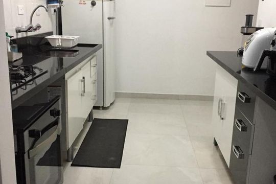 Cozinha de apartamento para alugar com 2 quartos, 69m² em Jardim Henriqueta, Taboão da Serra