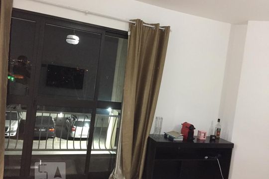 Sala de apartamento para alugar com 2 quartos, 69m² em Jardim Henriqueta, Taboão da Serra