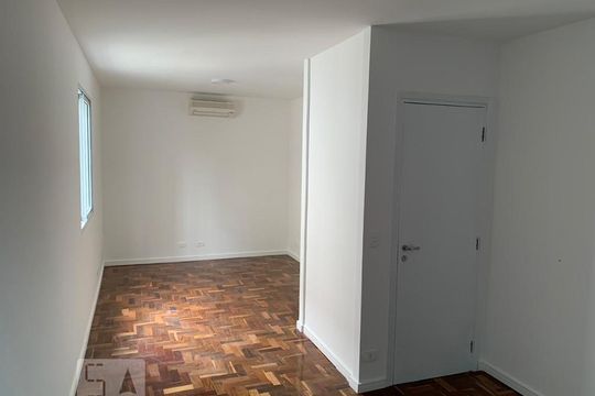 Quarto 2 de casa para alugar com 6 quartos, 400m² em Vila Mariana, São Paulo