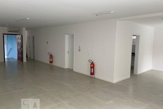 Sala 2 de casa para alugar com 6 quartos, 400m² em Vila Mariana, São Paulo