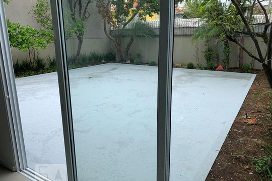 Área Externa de casa para alugar com 6 quartos, 400m² em Vila Mariana, São Paulo