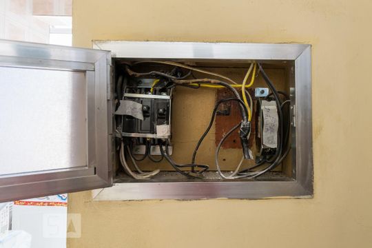 Quadro de luz com disjuntor 220v de apartamento para alugar com 2 quartos, 60m² em Ramos, Rio de Janeiro