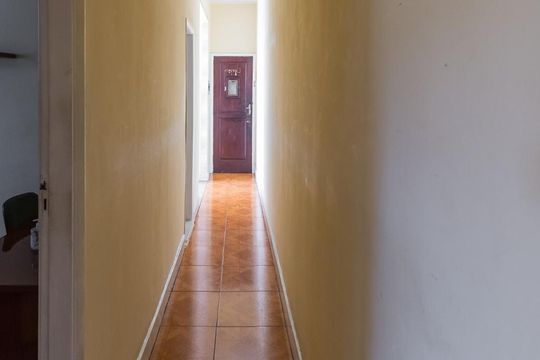 Corredor de apartamento para alugar com 2 quartos, 60m² em Ramos, Rio de Janeiro