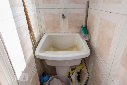 Área de Serviço de apartamento para alugar com 2 quartos, 60m² em Ramos, Rio de Janeiro