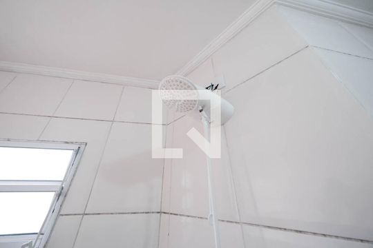 Banheiro de apartamento para alugar com 1 quarto, 55m² em Vila Euthalia, São Paulo