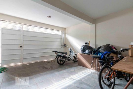 Garagem de casa à venda com 4 quartos, 300m² em Vila Verde, São Paulo