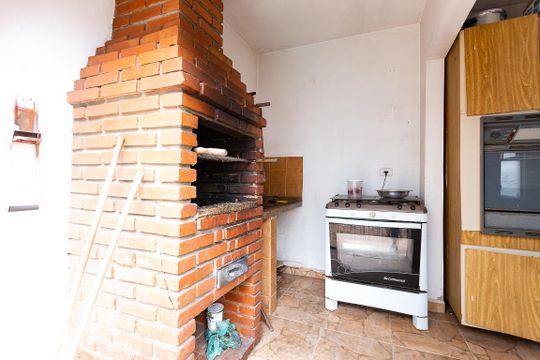 Área Externa de casa para alugar com 4 quartos, 420m² em Jardim Santa Helena, São Paulo