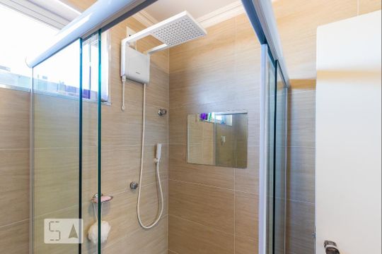 Banheiro de apartamento à venda com 1 quarto, 39m² em Vila Industrial, Campinas