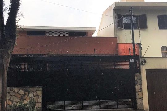 Fachada de casa à venda com 4 quartos, 342m² em Jardim da Saúde, São Paulo