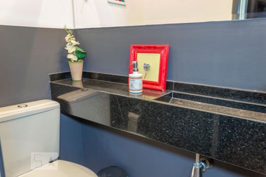 Lavabo de apartamento para alugar com 1 quarto, 50m² em Vila Andrade, São Paulo