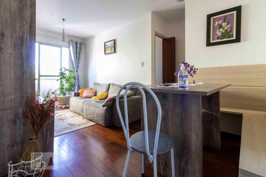 Sala de apartamento à venda com 2 quartos, 75m² em Vila Marieta, São Paulo